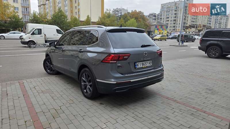 Внедорожник / Кроссовер Volkswagen Tiguan 2022 в Вишневом фото 6 Внедорожник / Кроссовер Volkswagen Tiguan 2022 в Вишневом