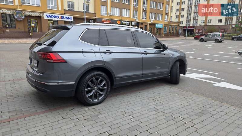 Внедорожник / Кроссовер Volkswagen Tiguan 2022 в Вишневом фото 10 Внедорожник / Кроссовер Volkswagen Tiguan 2022 в Вишневом