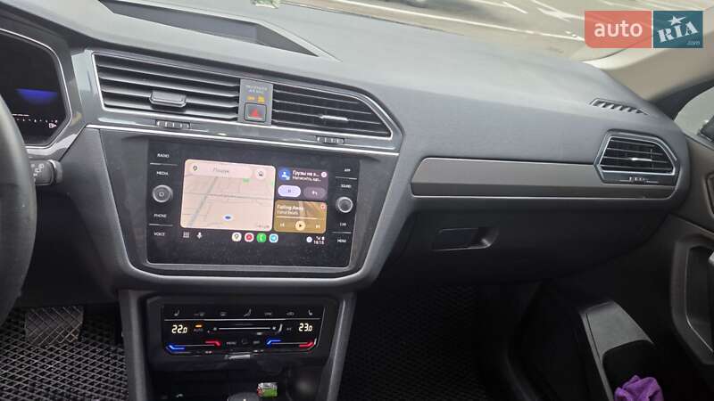 Внедорожник / Кроссовер Volkswagen Tiguan 2022 в Вишневом фото 14 Внедорожник / Кроссовер Volkswagen Tiguan 2022 в Вишневом