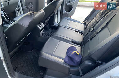 Внедорожник / Кроссовер Volkswagen Tiguan 2017 в 