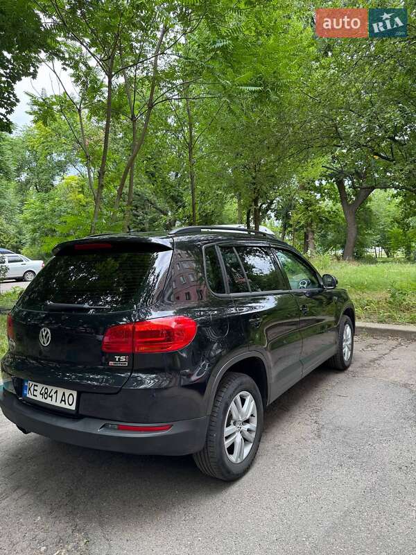 Внедорожник / Кроссовер Volkswagen Tiguan 2015 в Днепре