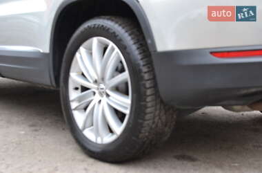 Внедорожник / Кроссовер Volkswagen Tiguan 2012 в 