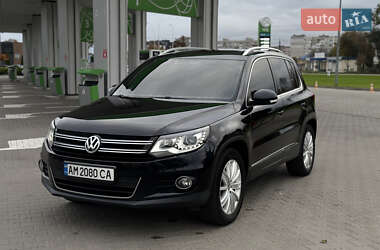Внедорожник / Кроссовер Volkswagen Tiguan 2012 в 