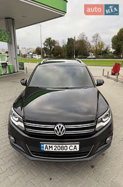 Внедорожник / Кроссовер Volkswagen Tiguan 2012 в 