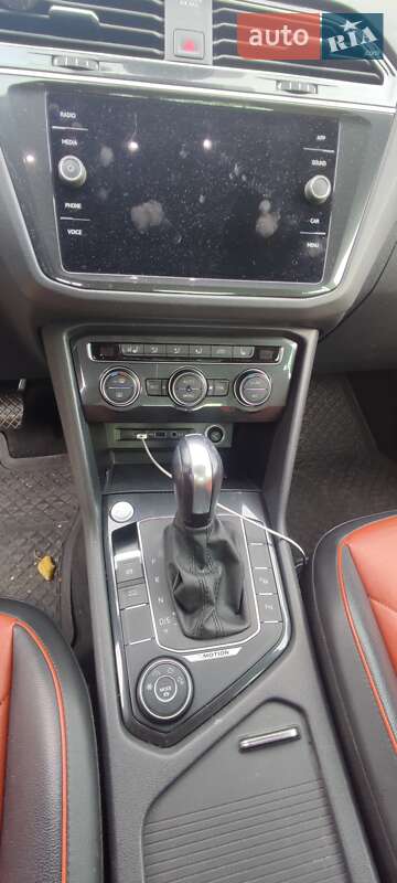 Внедорожник / Кроссовер Volkswagen Tiguan 2020 в Днепре фото 17 Внедорожник / Кроссовер Volkswagen Tiguan 2020 в Днепре