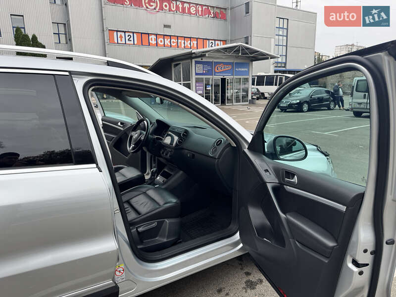 Внедорожник / Кроссовер Volkswagen Tiguan 2015 в Киеве