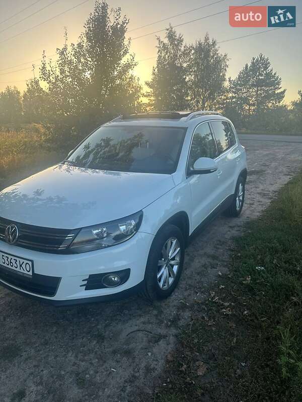 Позашляховик / Кросовер Volkswagen Tiguan 2016 в Ірпені