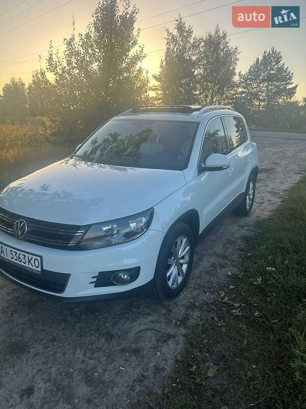 Позашляховик / Кросовер Volkswagen Tiguan 2016 в Ірпені