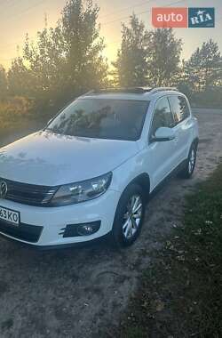 Внедорожник / Кроссовер Volkswagen Tiguan 2016 в 