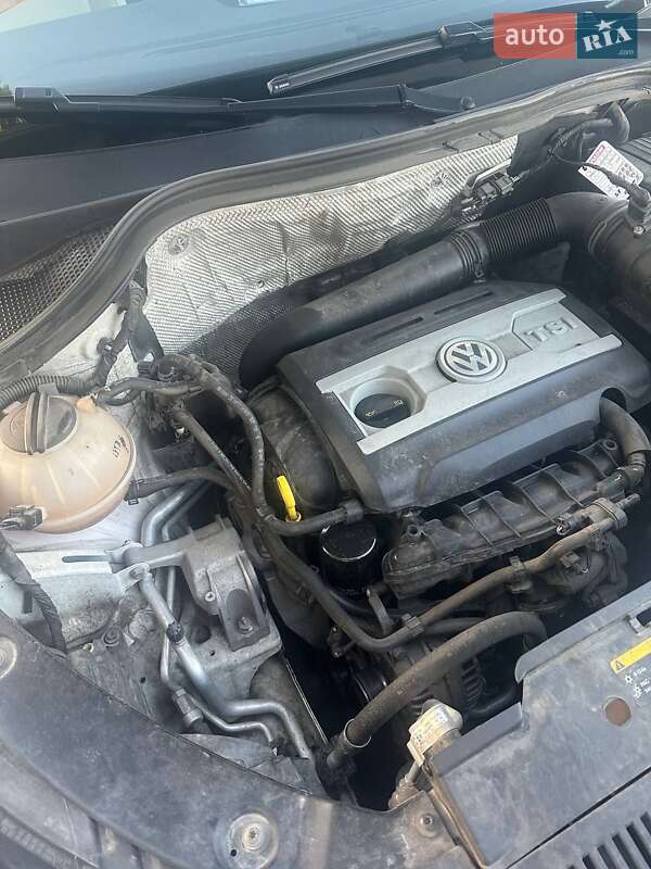 Позашляховик / Кросовер Volkswagen Tiguan 2016 в Ірпені