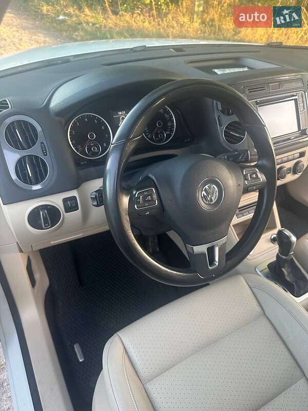 Позашляховик / Кросовер Volkswagen Tiguan 2016 в Ірпені