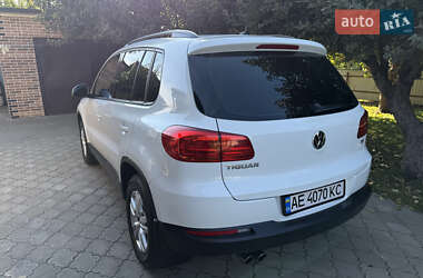 Внедорожник / Кроссовер Volkswagen Tiguan 2016 в 