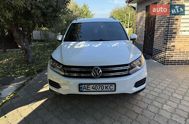 Внедорожник / Кроссовер Volkswagen Tiguan 2016 в 