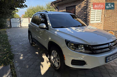 Внедорожник / Кроссовер Volkswagen Tiguan 2016 в 