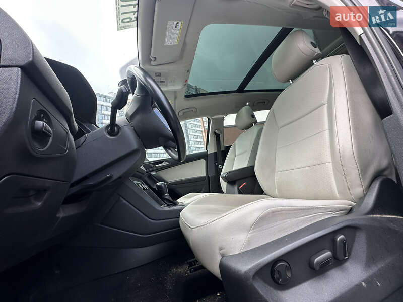 Внедорожник / Кроссовер Volkswagen Tiguan 2018 в Львове