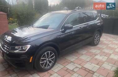 Внедорожник / Кроссовер Volkswagen Tiguan 2019 в 