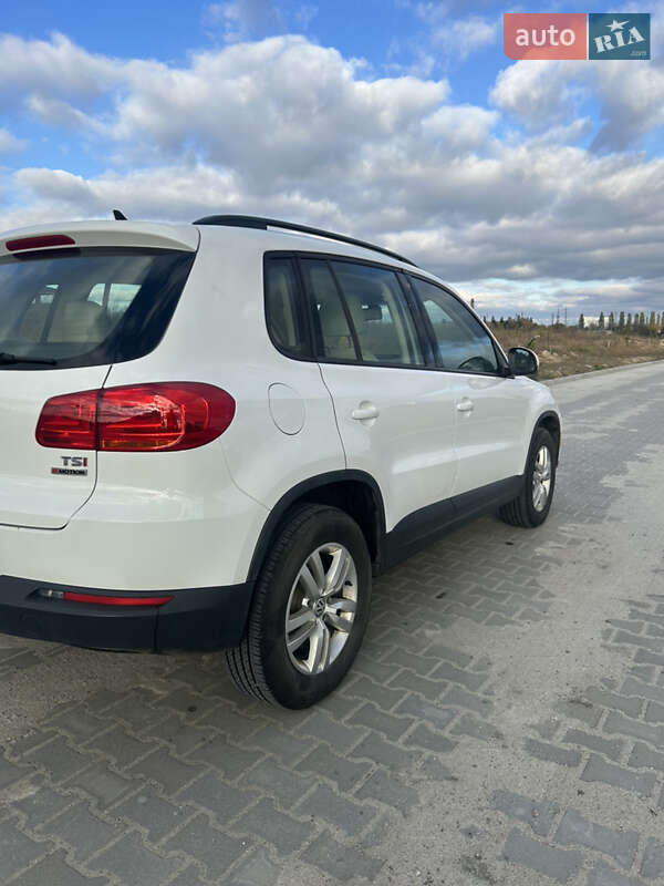 Внедорожник / Кроссовер Volkswagen Tiguan 2016 в Ровно фото 6 Внедорожник / Кроссовер Volkswagen Tiguan 2016 в Ровно