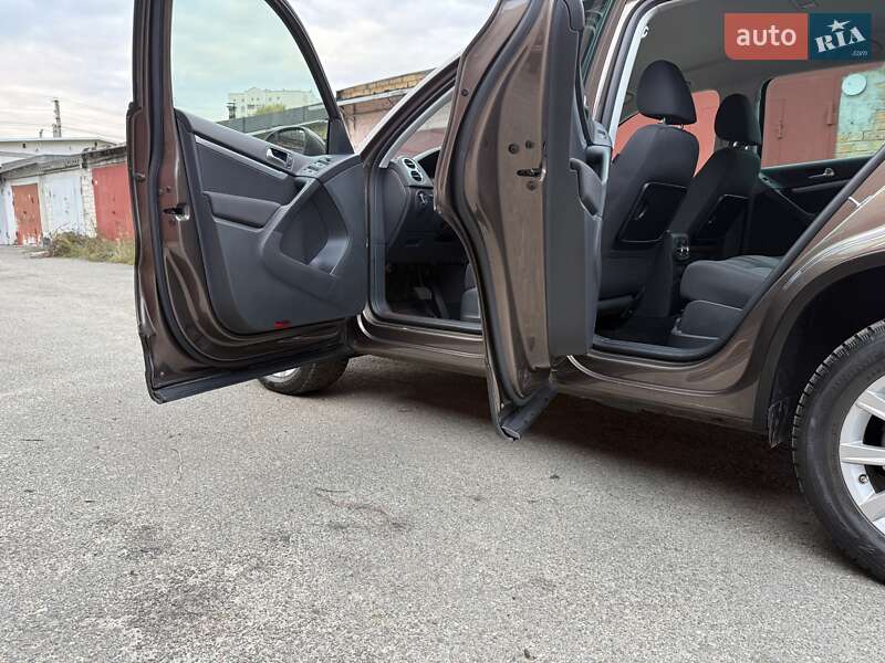 Позашляховик / Кросовер Volkswagen Tiguan 2013 в Києві