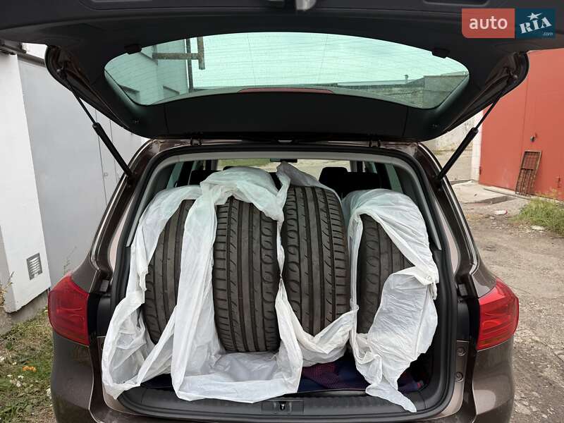 Позашляховик / Кросовер Volkswagen Tiguan 2013 в Києві