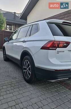 Внедорожник / Кроссовер Volkswagen Tiguan 2020 в 
