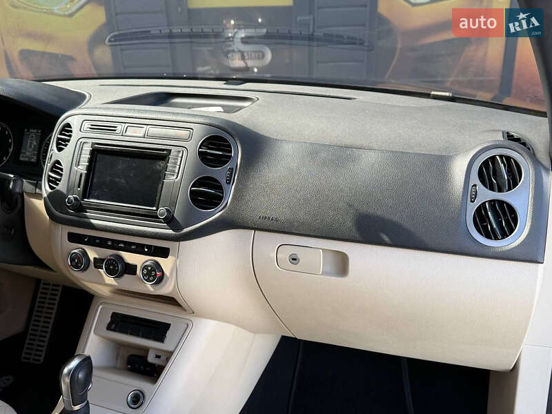 Позашляховик / Кросовер Volkswagen Tiguan 2015 в Стрию