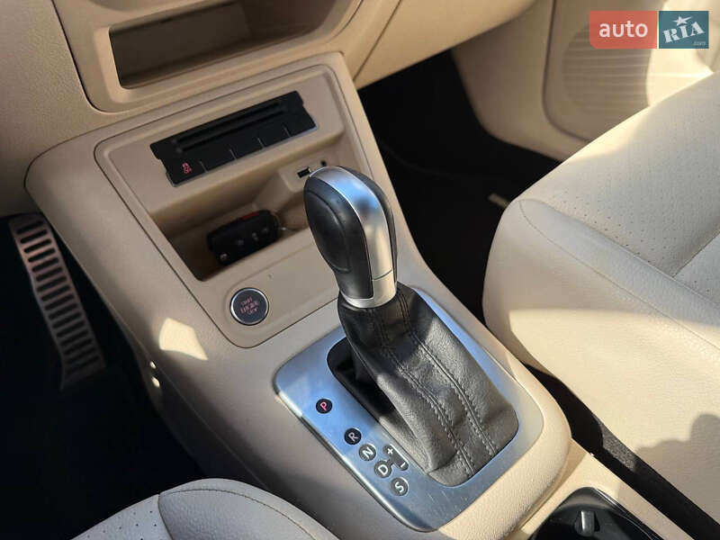 Позашляховик / Кросовер Volkswagen Tiguan 2015 в Стрию