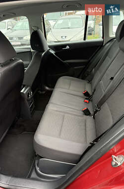 Внедорожник / Кроссовер Volkswagen Tiguan 2015 в 