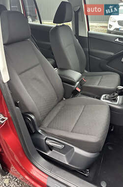Внедорожник / Кроссовер Volkswagen Tiguan 2015 в 