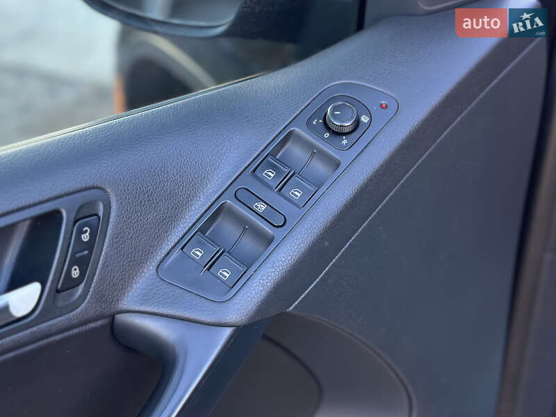 Позашляховик / Кросовер Volkswagen Tiguan 2016 в Шептицькому