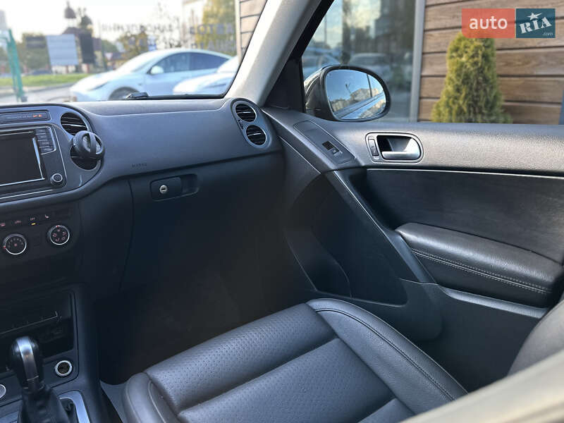 Позашляховик / Кросовер Volkswagen Tiguan 2016 в Шептицькому