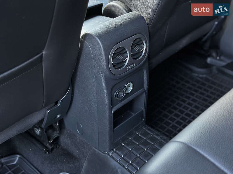 Позашляховик / Кросовер Volkswagen Tiguan 2016 в Шептицькому