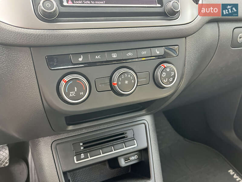 Позашляховик / Кросовер Volkswagen Tiguan 2016 в Василькові