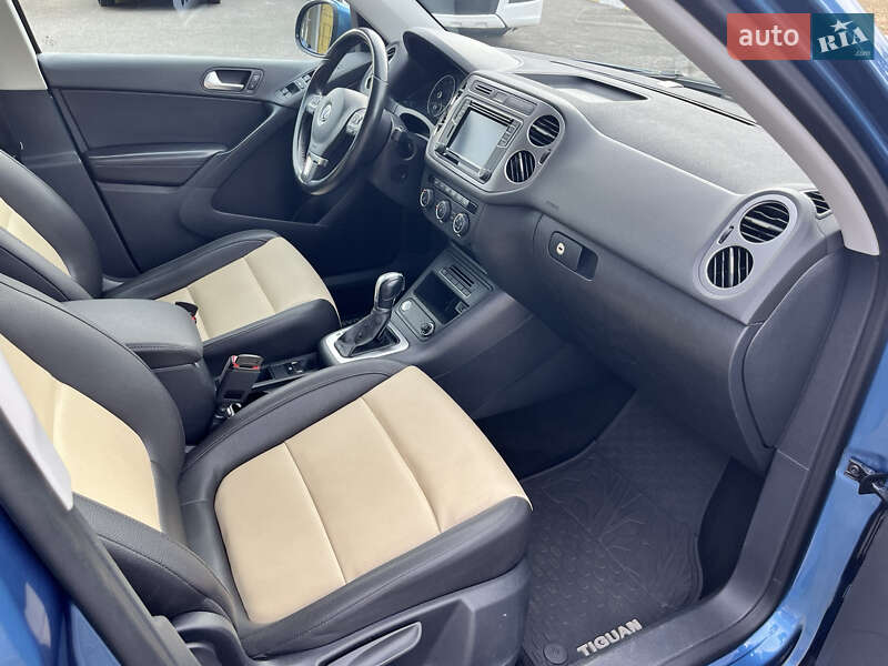 Позашляховик / Кросовер Volkswagen Tiguan 2016 в Василькові