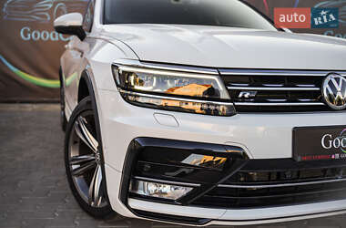 Внедорожник / Кроссовер Volkswagen Tiguan 2016 в 