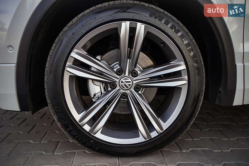 Внедорожник / Кроссовер Volkswagen Tiguan 2016 в Луцке