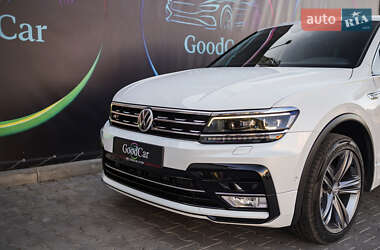 Внедорожник / Кроссовер Volkswagen Tiguan 2016 в 