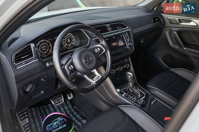 Внедорожник / Кроссовер Volkswagen Tiguan 2016 в Луцке