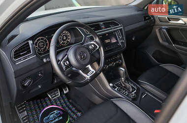 Внедорожник / Кроссовер Volkswagen Tiguan 2016 в 