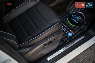 Внедорожник / Кроссовер Volkswagen Tiguan 2016 в 