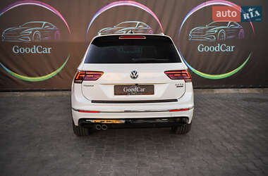 Внедорожник / Кроссовер Volkswagen Tiguan 2016 в 