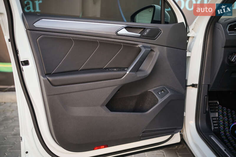 Внедорожник / Кроссовер Volkswagen Tiguan 2016 в Луцке