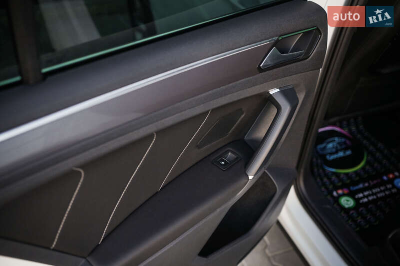 Внедорожник / Кроссовер Volkswagen Tiguan 2016 в Луцке