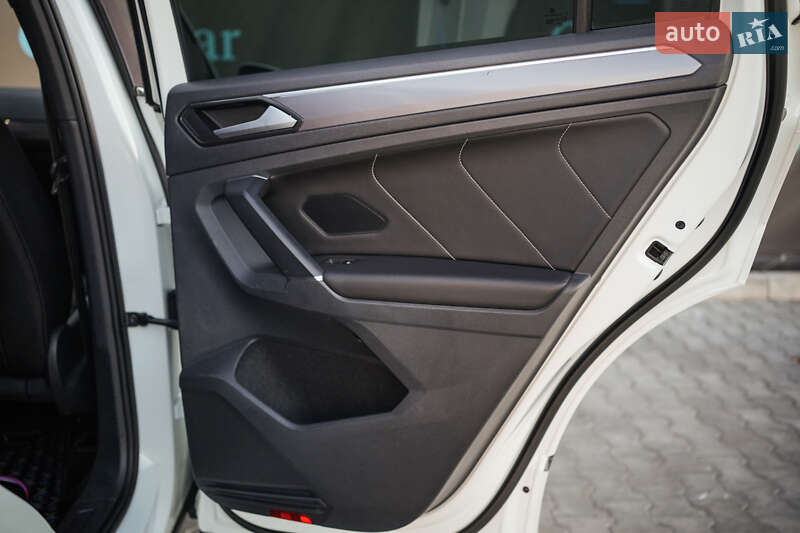 Внедорожник / Кроссовер Volkswagen Tiguan 2016 в Луцке