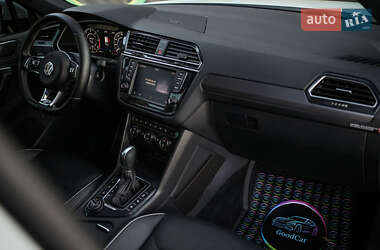 Внедорожник / Кроссовер Volkswagen Tiguan 2016 в 