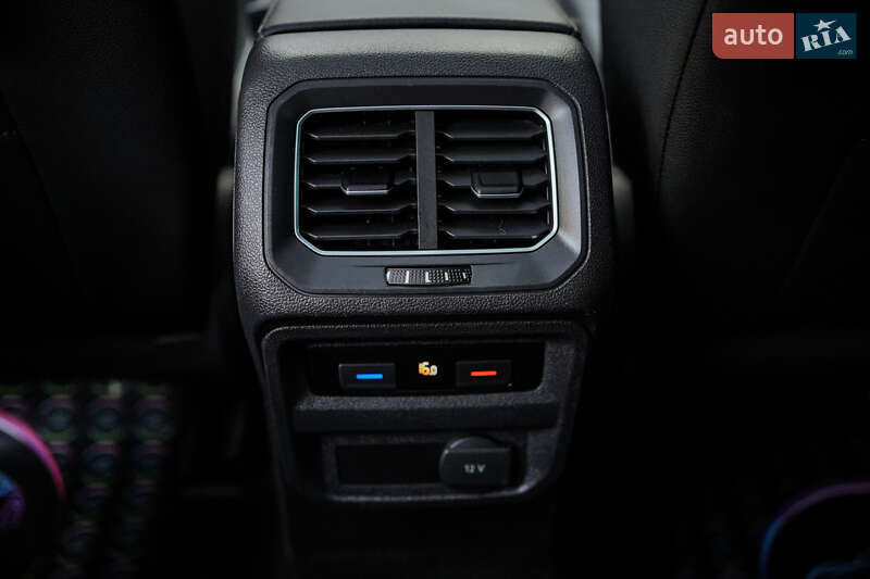 Внедорожник / Кроссовер Volkswagen Tiguan 2016 в Луцке