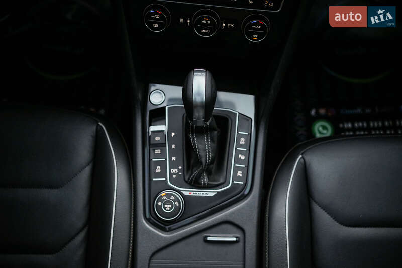 Внедорожник / Кроссовер Volkswagen Tiguan 2016 в Луцке