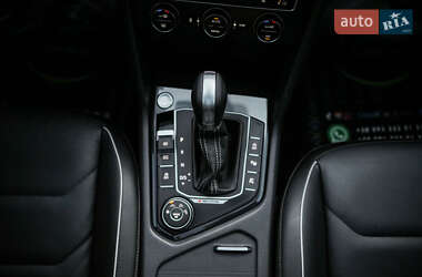 Внедорожник / Кроссовер Volkswagen Tiguan 2016 в 