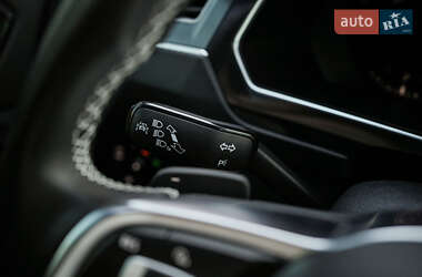 Внедорожник / Кроссовер Volkswagen Tiguan 2016 в 