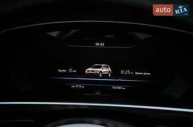 Внедорожник / Кроссовер Volkswagen Tiguan 2016 в 