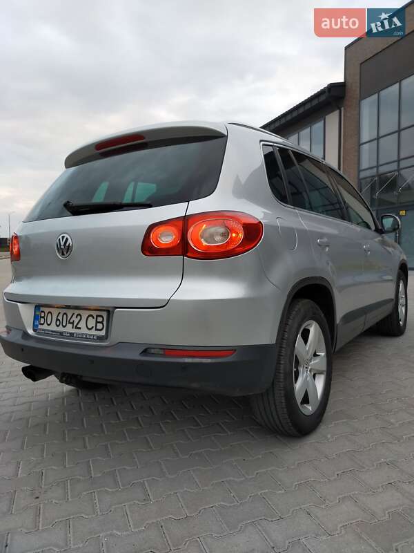 Позашляховик / Кросовер Volkswagen Tiguan 2010 в Тернополі